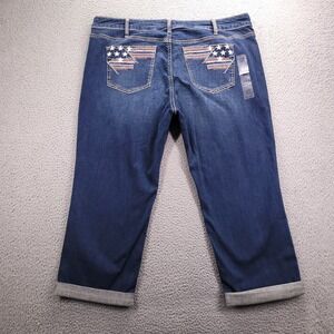 SILVER Jeans Size 22W SUKI Capri Embroidered Americana Pocket Rolled Cuff